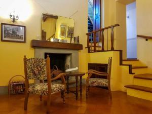 A seating area at Apartment Appartamento Valle Verde by Interhome