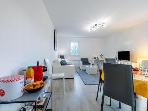 Posezení v ubytování Apartment Le Vert Coteau-3 by Interhome + 19 fotografií