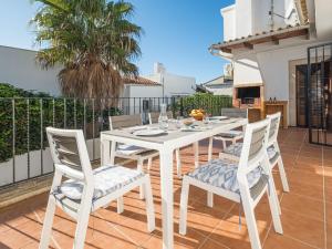 Balkón nebo terasa v ubytování Villa Dofins Bahia Azul by Interhome