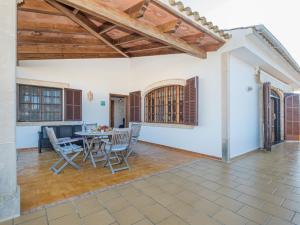 Patio nebo venkovní prostory v ubytování Villa Dofins Bahia Azul by Interhome