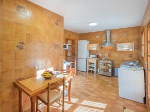 Kuchyň nebo kuchyňský kout v ubytování Villa Dofins Bahia Azul by Interhome