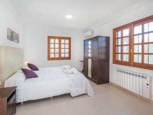 Postel nebo postele na pokoji v ubytování Villa Dofins Bahia Azul by Interhome