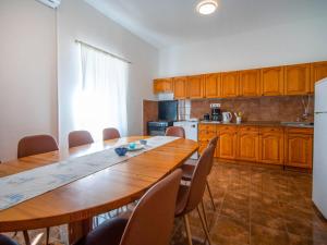 Kuchyň nebo kuchyňský kout v ubytování Apartment Ivka -apt-1 by Interhome + 24 fotografií
