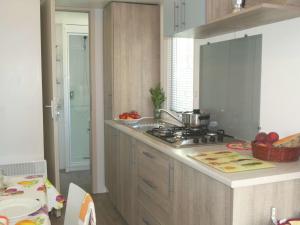 Η κουζίνα ή μικρή κουζίνα στο Holiday Home Happy Comfort by Interhome +21 φωτογραφίες