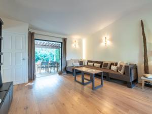 Et opholdsområde på Holiday Home Les Cottages des Mûriers by Interhome