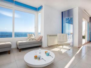 Χώρος καθιστικού στο Holiday Home La Sardana by Interhome