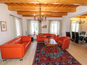 Гостиная зона в Holiday Home Frilo by Interhome