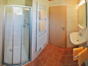 Kúpeľňa v ubytovaní Apartment Bella Monte-3 by Interhome