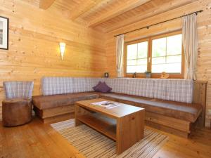 Posedenie v ubytovaní Chalet Antonia-1 by Interhome