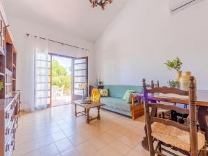 Χώρος καθιστικού στο Holiday Home Urb Riumar by Interhome