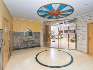 Kuchyň nebo kuchyňský kout v ubytování Apartment Jardines del Mar III - Marina d'Or-2 by Interhome