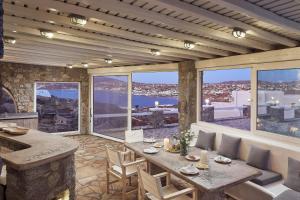 Fotografie z fotogalerie ubytování Villa Petrolefko By Ethos Hospitality v destinaci Ornos + 49 fotografií