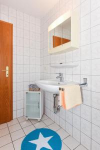 Ein Badezimmer in der Unterkunft Ferienwohnung Trautes Heim