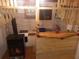 Η κουζίνα ή μικρή κουζίνα στο VIKEND KUCA IVONA Jahorina