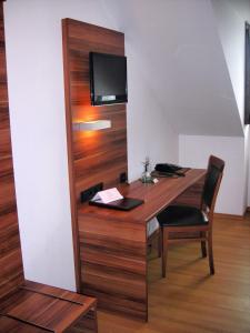 TV a/nebo společenská místnost v ubytování Hotel Landgasthof Euringer