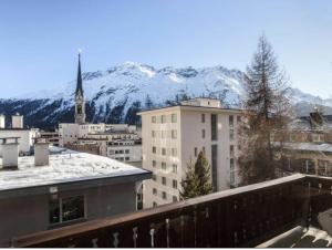 Apartment in villa in the heart of Sankt Moritz-Dorf
