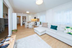 TV a/nebo společenská místnost v ubytování Cosy inner city getaway Bestern