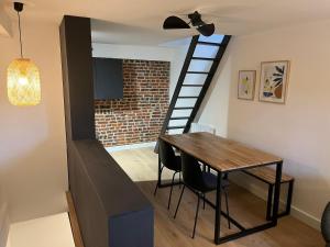 Photo de la galerie de l'établissement Le426, Charmant triplex 2 chambres refait à neuf, à Mouvaux