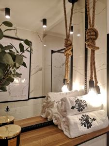 Postel nebo postele na pokoji v ubytování Apartament SMALL Czarny Potok