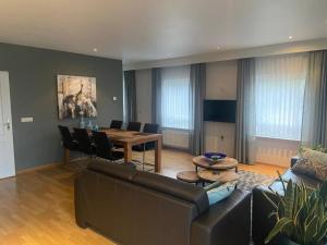 TV a/nebo společenská místnost v ubytování Panorama Sousberg Appartementen
