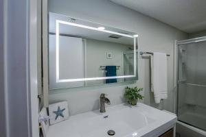 Koupelna v ubytování Golf and Tennis Community - Stunning Sunset Scenes + 42 fotografií