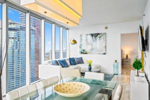 High Rise Luxury Ocean Corner Unit 2/2 - Icon Brickell