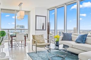 High Rise Luxury Ocean Corner Unit 2/2 - Icon Brickell