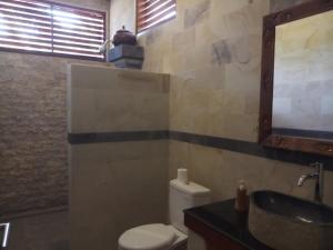 Bathroom sa Sukun Babonsay Villas