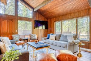 TV a/nebo společenská místnost v ubytování Wildwood Wonder