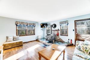 Ruang duduk di Antler Lake House
