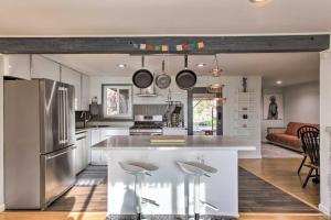 Ảnh trong thư viện ảnh của Seattle Area Getaway about 5 Mi to Puget Sound! ở Mountlake Terrace