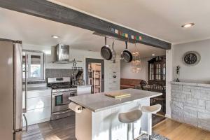 Ảnh trong thư viện ảnh của Seattle Area Getaway about 5 Mi to Puget Sound! ở Mountlake Terrace