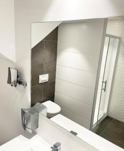 Baðherbergi á Hôtel Originals City, Armony Dijon - Chenôve
