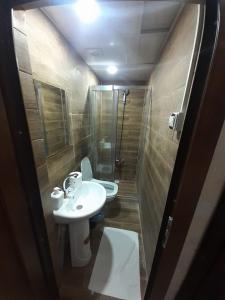 Kúpeľňa v ubytovaní JOSELİN HOTEL