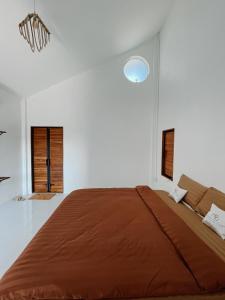 Postel nebo postele na pokoji v ubytování Aether Pai Villa