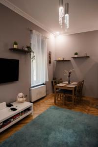 Televízia a/alebo spoločenská miestnosť v ubytovaní Jacks's Home apartman - free parking