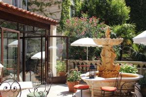 Aed väljaspool majutusasutust The Originals Boutique, Hôtel du Parc, Cavaillon