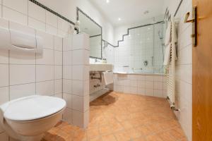 Un baño de Hotel Jakob