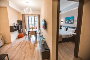 Voodi või voodid majutusasutuse Snow Pine Suite - 4 Star Resort toas +37 fotot