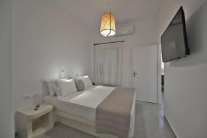 A bed or beds in a room at Kleri's apartments 4