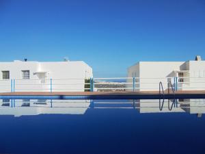 a view of some white buildings and some water at Residencial Itxaso 4/6 LEK in Peñíscola