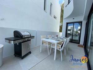Zdjęcie z galerii obiektu Luxurious Villa Private Pool La Marina Urb LM3 w mieście San Fulgencio