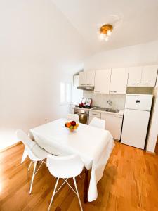 Zdjęcie z galerii obiektu Central Apartment Ira w Korčuli
