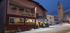 Gasthof Salurn v zimě