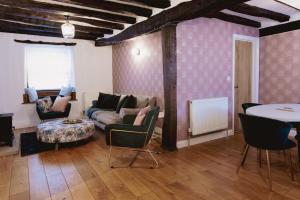 Posezení v ubytování Host & Stay - Iris Cottage