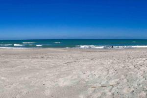 Gallery image of Sparkling 2bed 1bath Beach Home - Unit 214 in Cocoa Beach