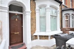 Gallery image of Cheerful 4 bedroom House in greater London in London
