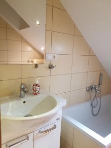 Koupelna v ubytování Hostel Mleczna - Metro Zacisze