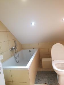 Koupelna v ubytování Hostel Mleczna - Metro Zacisze
