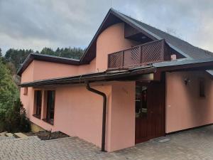 Budova, kde se vila nachází